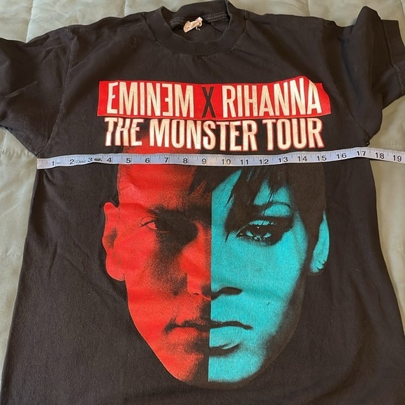 Eminem Tee Rhianna T-Shirt Small Monster Tour Black Rap HipHop Music Dr Dre - Picture 11 of 14
